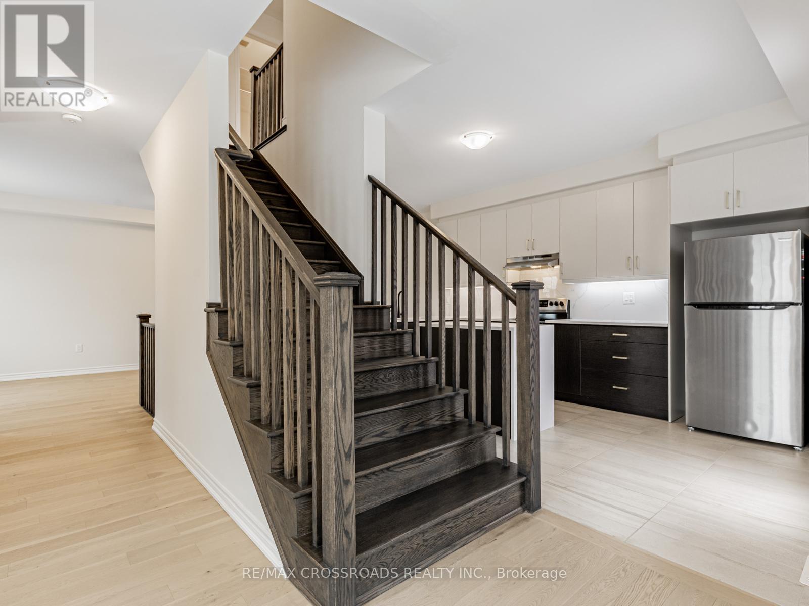 288 Beaverbrae Drive, Markham, Ontario  L6C 3L1 - Photo 11 - N12539550