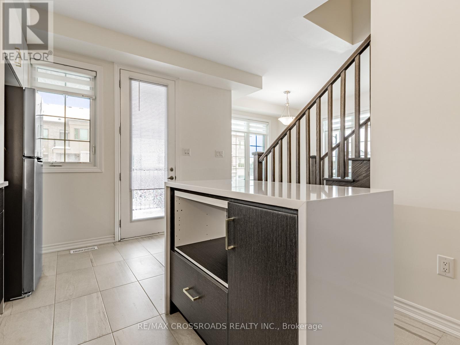 288 Beaverbrae Drive, Markham, Ontario  L6C 3L1 - Photo 13 - N12539550