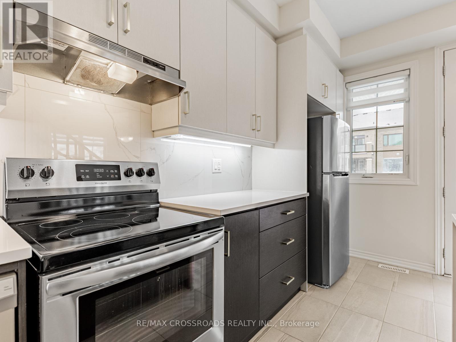 288 Beaverbrae Drive, Markham, Ontario  L6C 3L1 - Photo 14 - N12539550