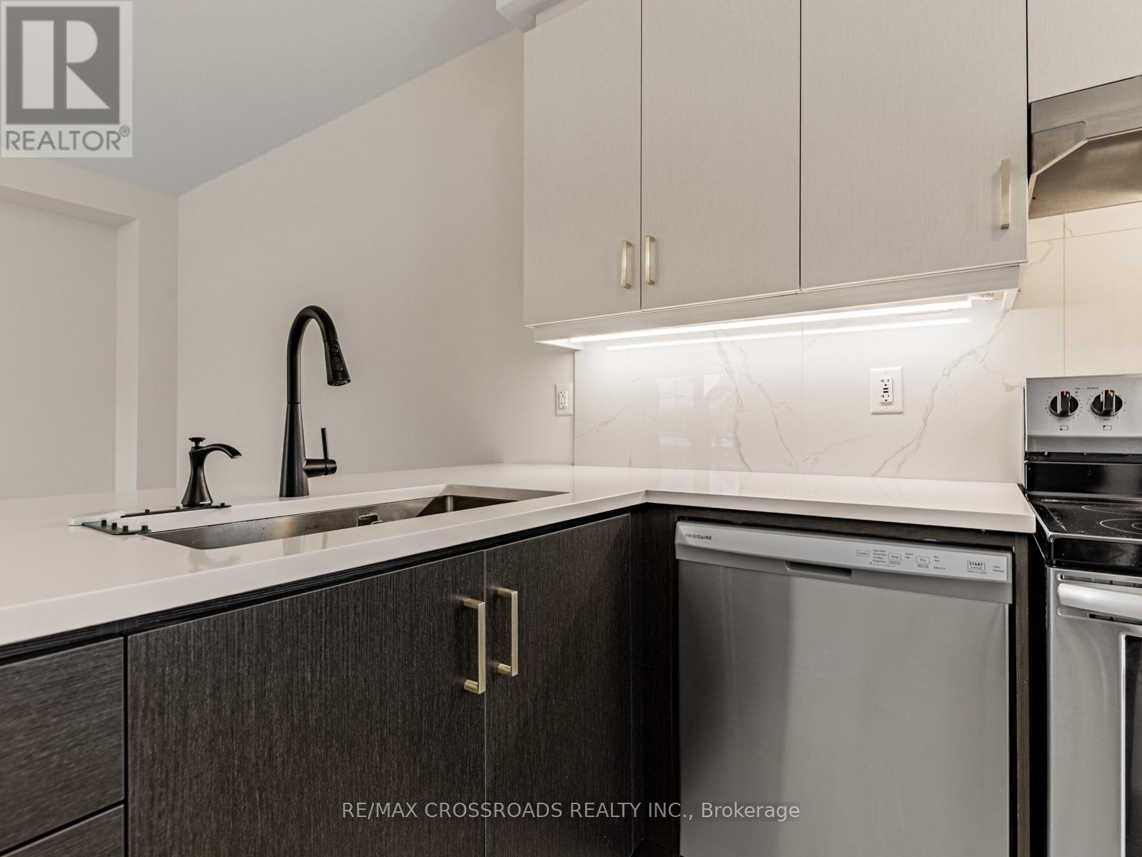 288 Beaverbrae Drive, Markham, Ontario  L6C 3L1 - Photo 15 - N12539550