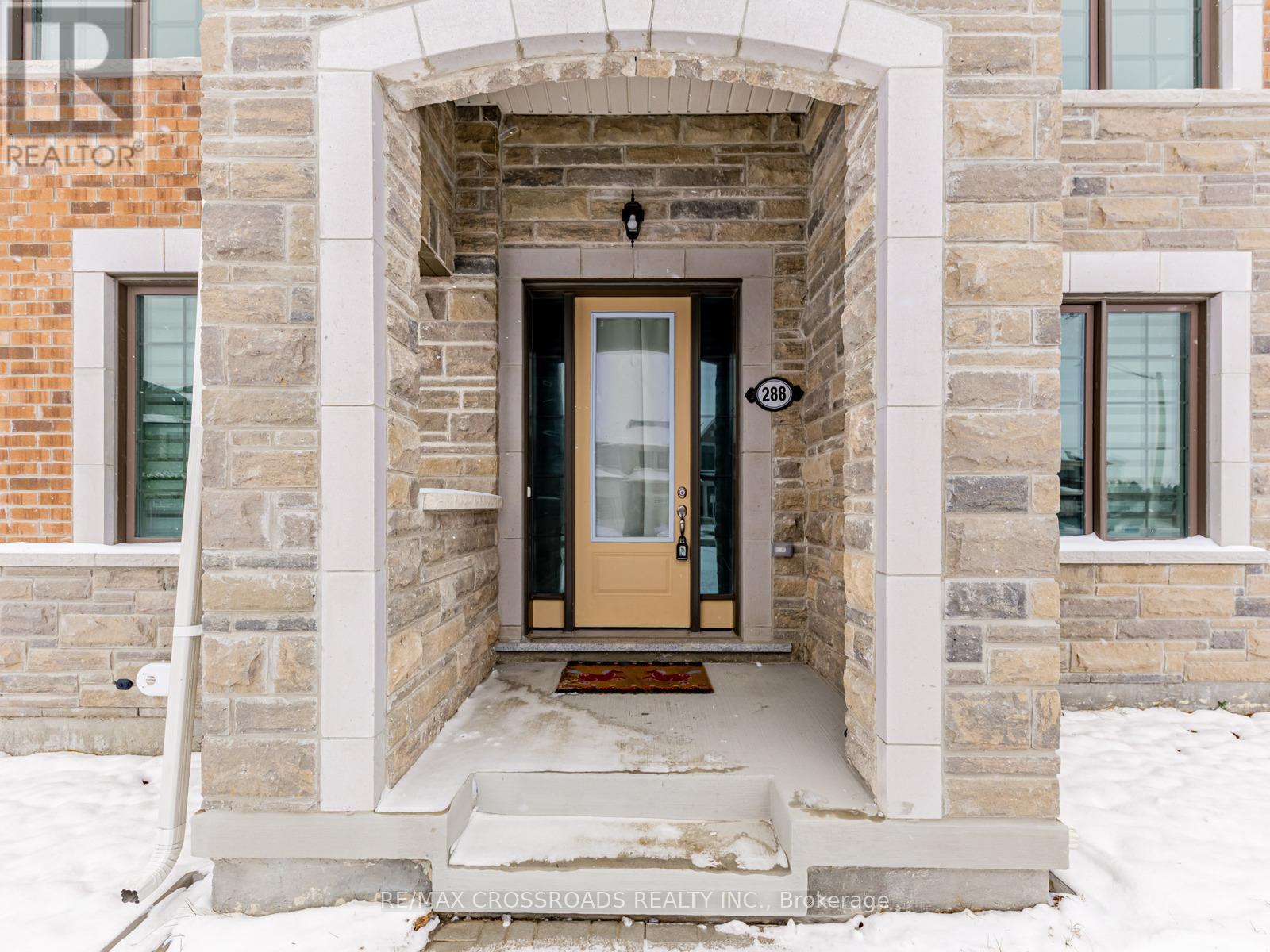 288 Beaverbrae Drive, Markham, Ontario  L6C 3L1 - Photo 4 - N12539550