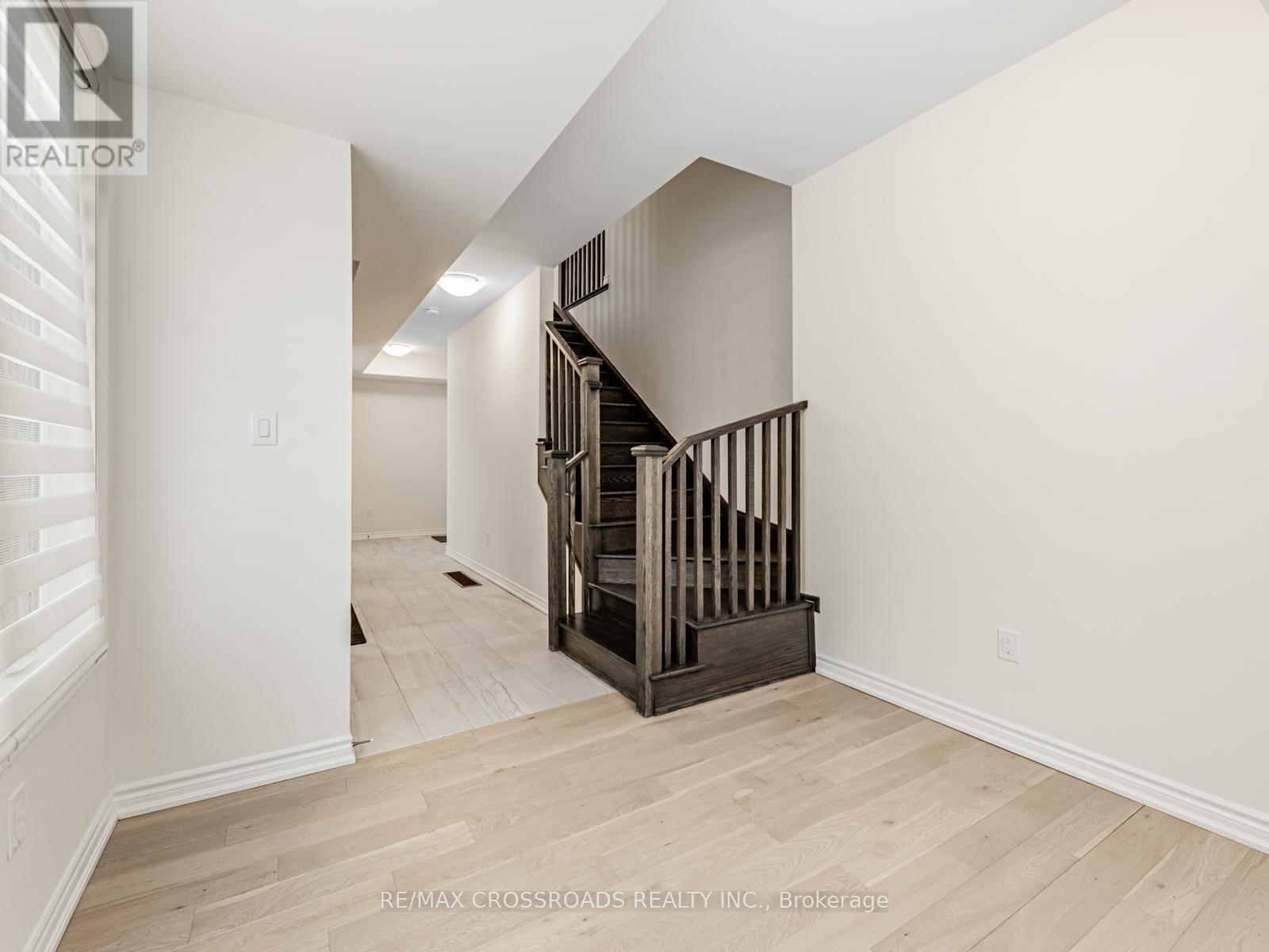 288 Beaverbrae Drive, Markham, Ontario  L6C 3L1 - Photo 6 - N12539550