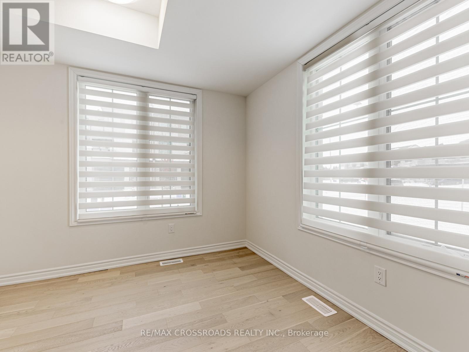 288 Beaverbrae Drive, Markham, Ontario  L6C 3L1 - Photo 9 - N12539550