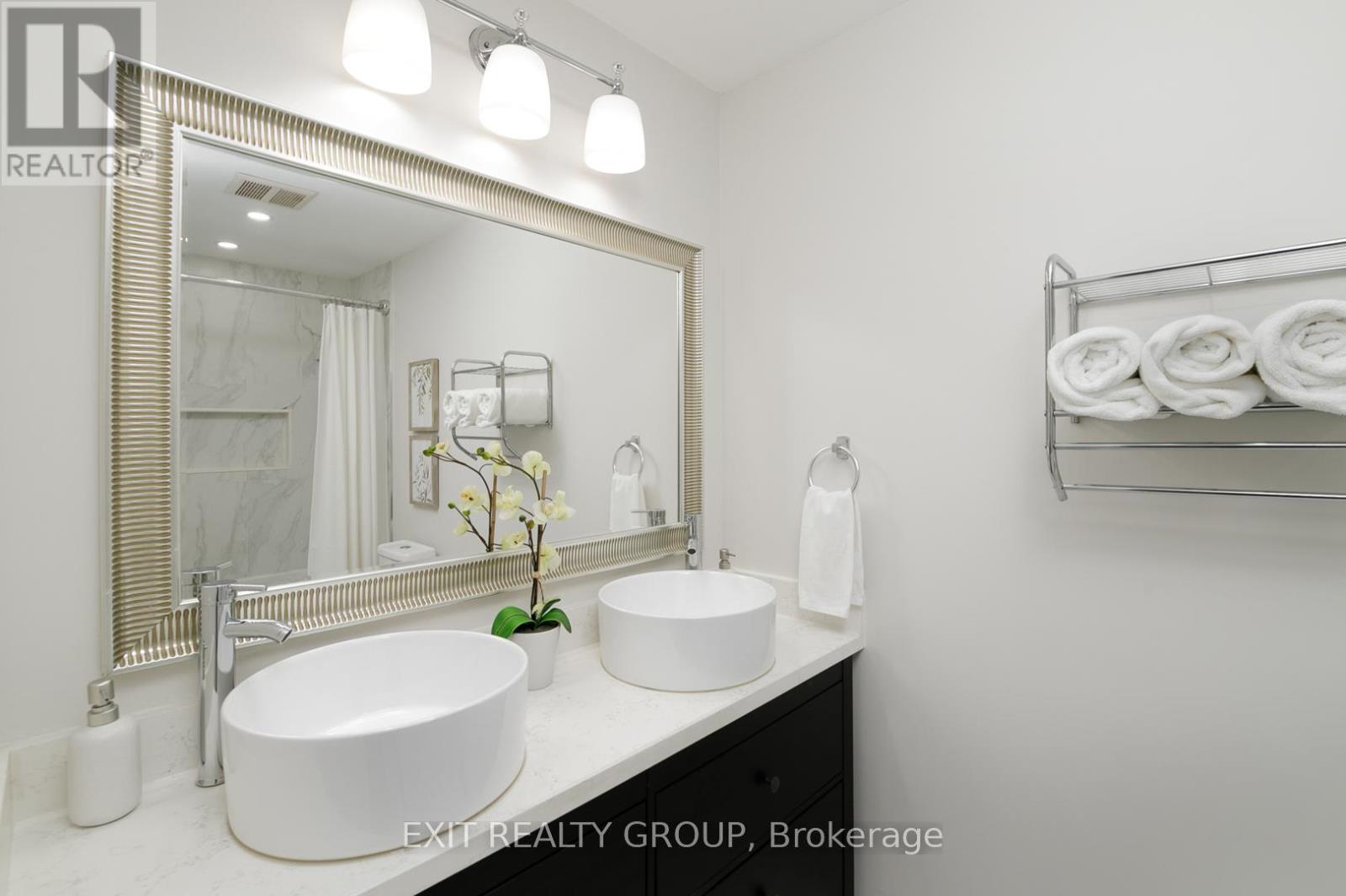 765 Hampton Court, Pickering, Ontario L1W 3M3 - Photo 17 - E12539600