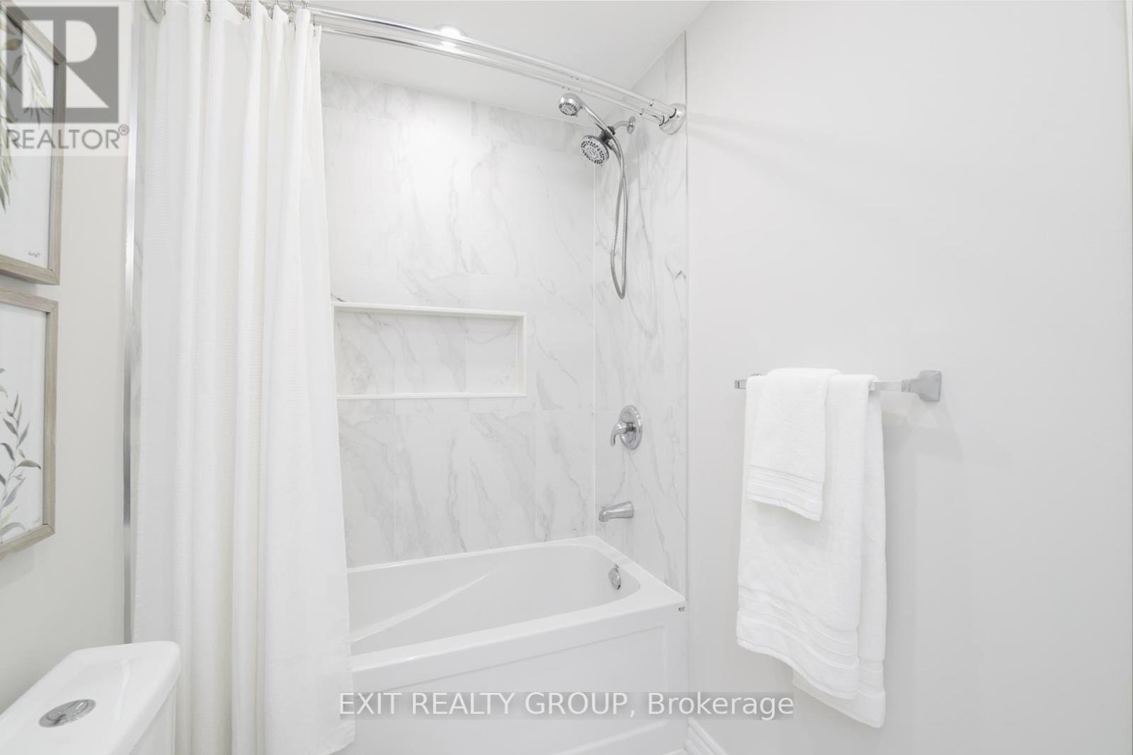 765 Hampton Court, Pickering, Ontario L1W 3M3 - Photo 18 - E12539600