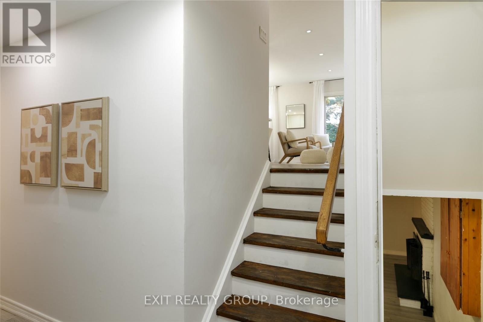 765 Hampton Court, Pickering, Ontario L1W 3M3 - Photo 3 - E12539600