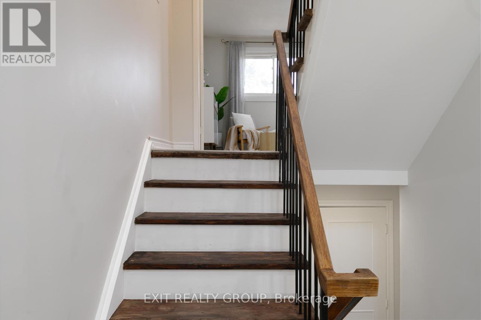 765 Hampton Court, Pickering, Ontario L1W 3M3 - Photo 7 - E12539600