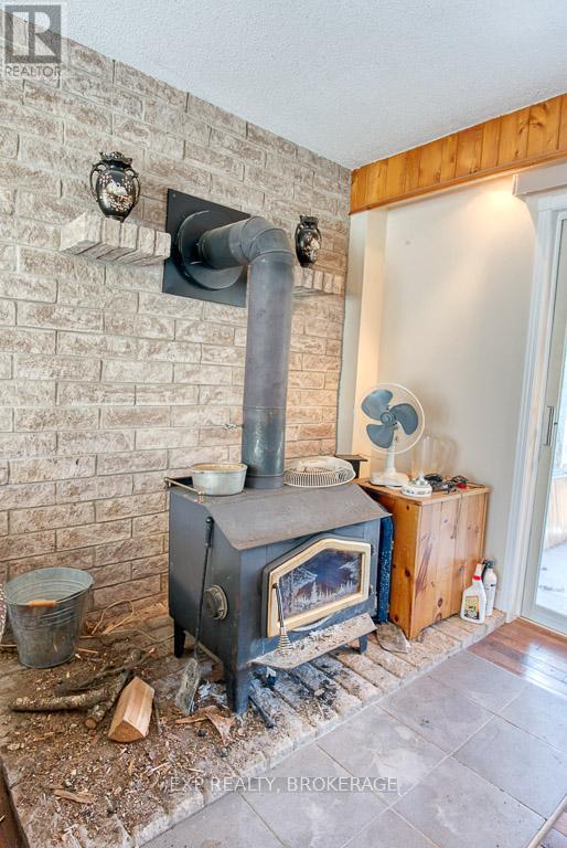 2281 Upper Flinton Road, Addington Highlands, Ontario K0H 1P0 - Photo 11 - X12539574