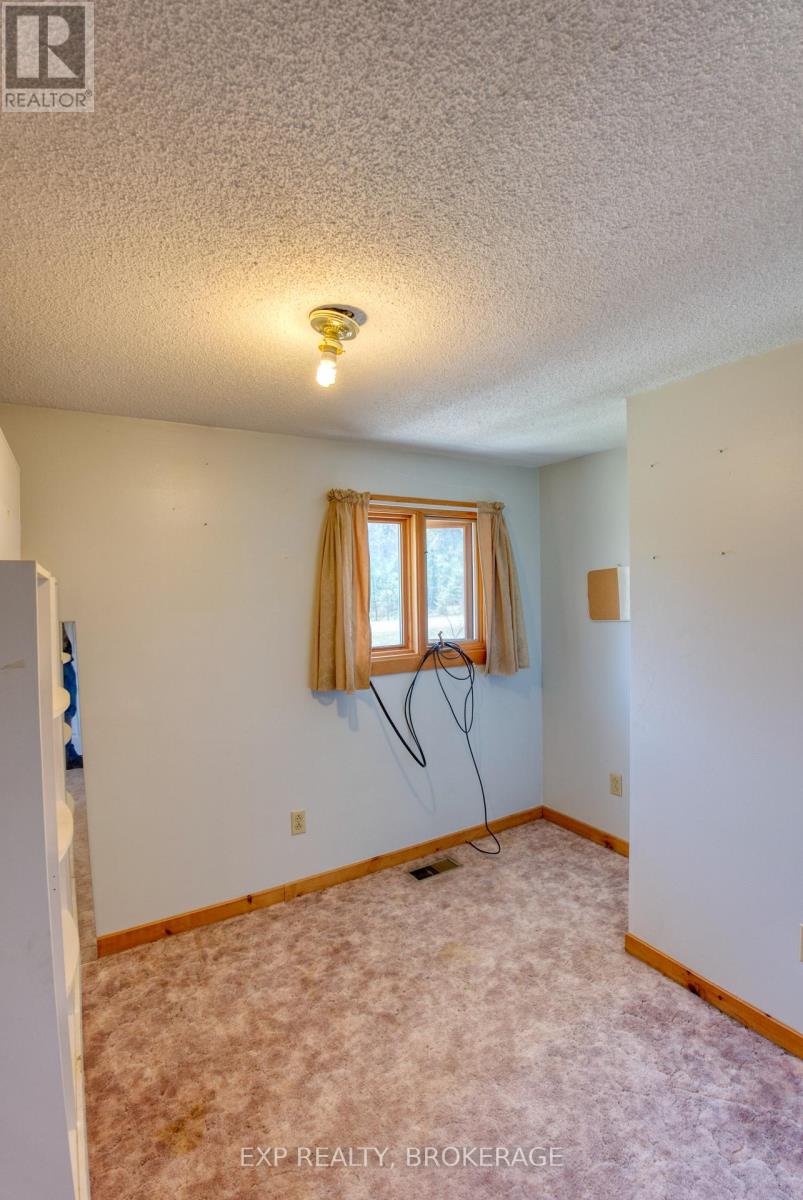 2281 Upper Flinton Road, Addington Highlands, Ontario K0H 1P0 - Photo 18 - X12539574