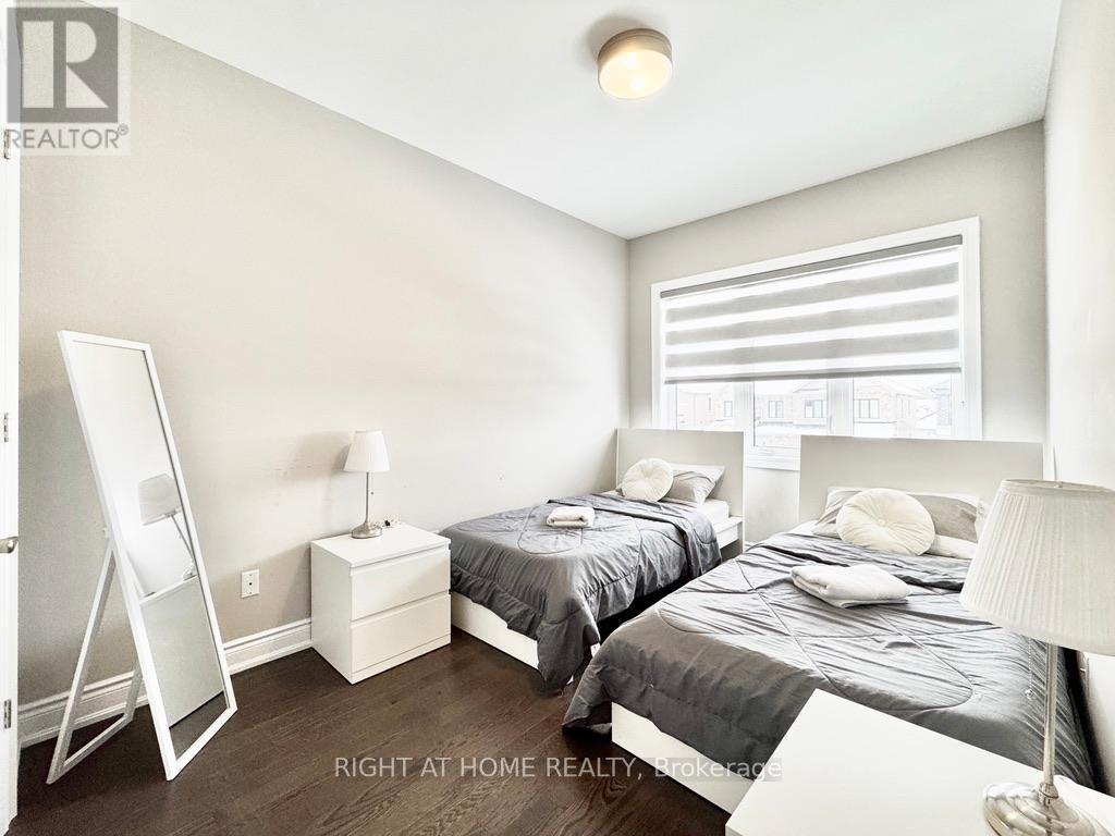 17 Periwinkle Road, Springwater, Ontario  L9X 2C8 - Photo 15 - S12532042