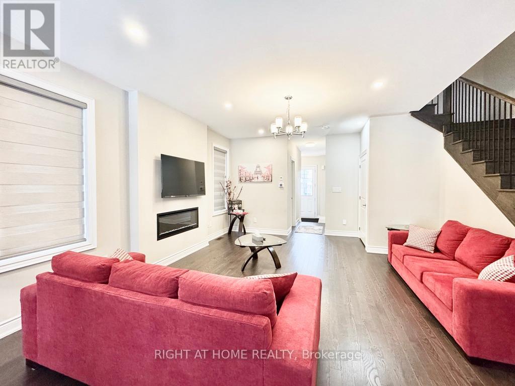 17 Periwinkle Road, Springwater, Ontario  L9X 2C8 - Photo 4 - S12532042