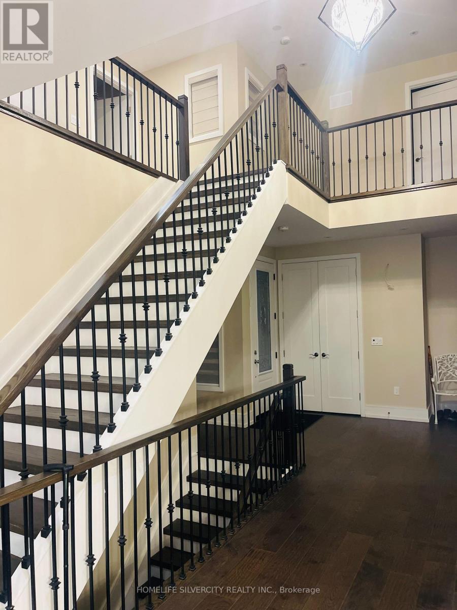 204 Mary Street, Oakville, Ontario  L6K 1S4 - Photo 5 - W12539538