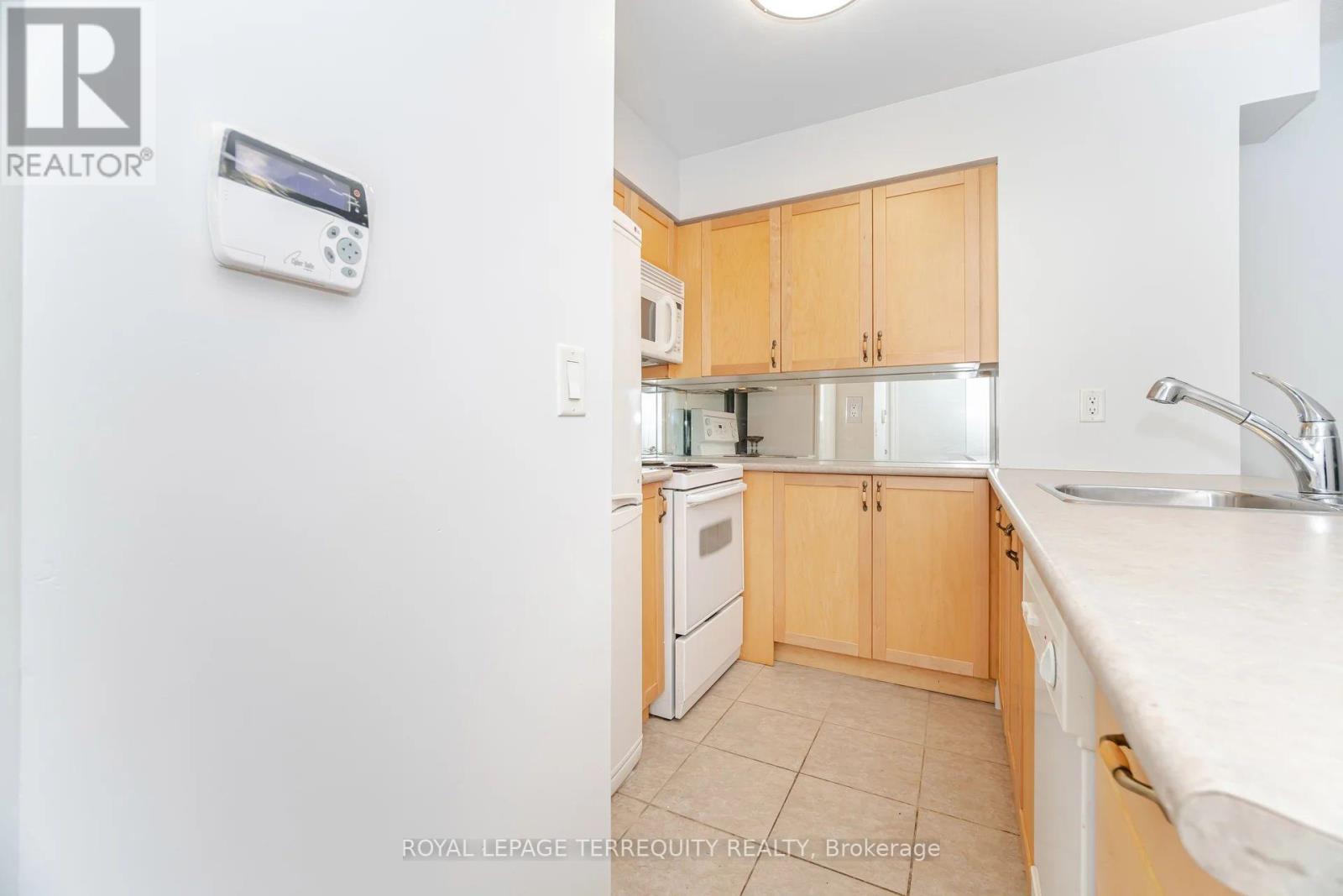 710 - 2121 Lake Shore Boulevard W, Toronto, Ontario  M8V 4E9 - Photo 7 - W12539560