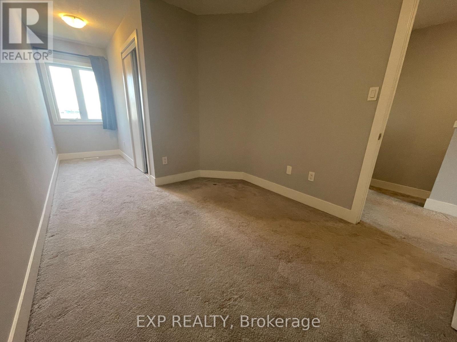 2056 Meadowgate Boulevard, London South, Ontario  N6M 0H5 - Photo 9 - X12539586