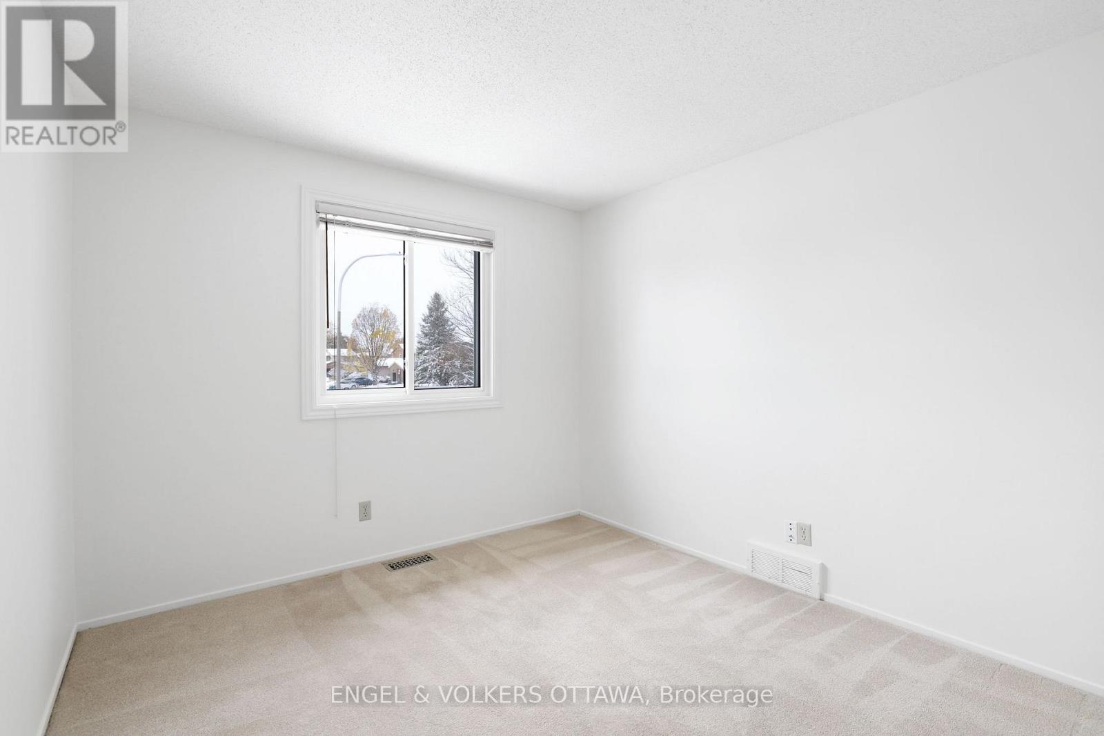 60 Homestead Street, Ottawa, Ontario  K2E 7N6 - Photo 16 - X12539622