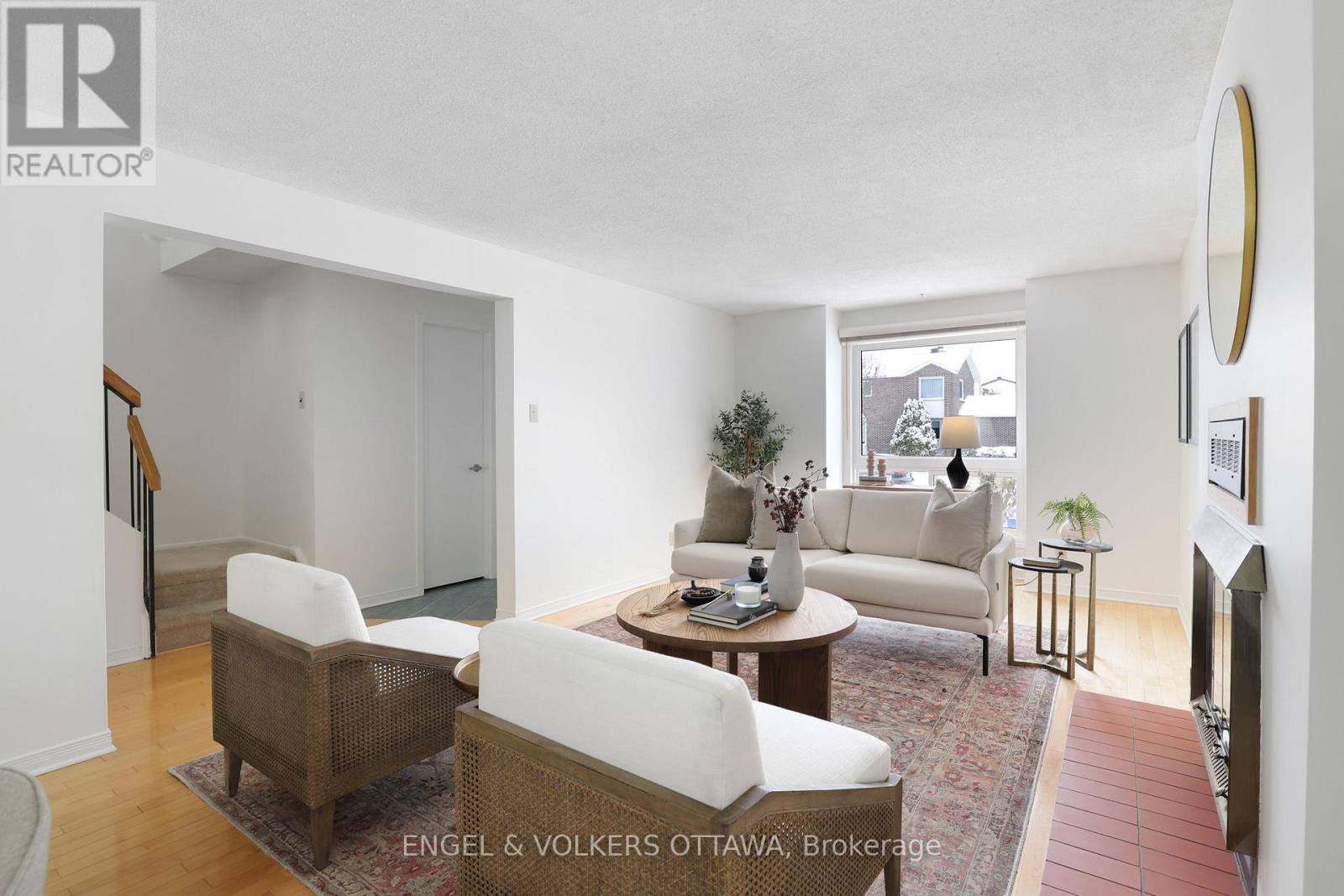 60 Homestead Street, Ottawa, Ontario  K2E 7N6 - Photo 5 - X12539622