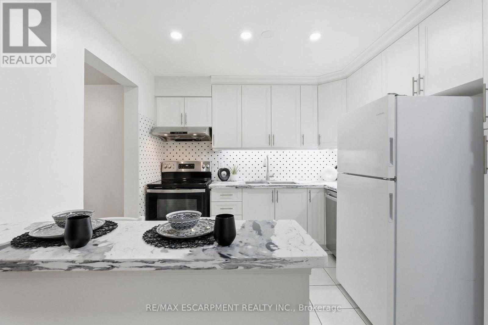 25 - 100 Vineberg Drive, Hamilton, Ontario  L8W 3X4 - Photo 10 - X12539556