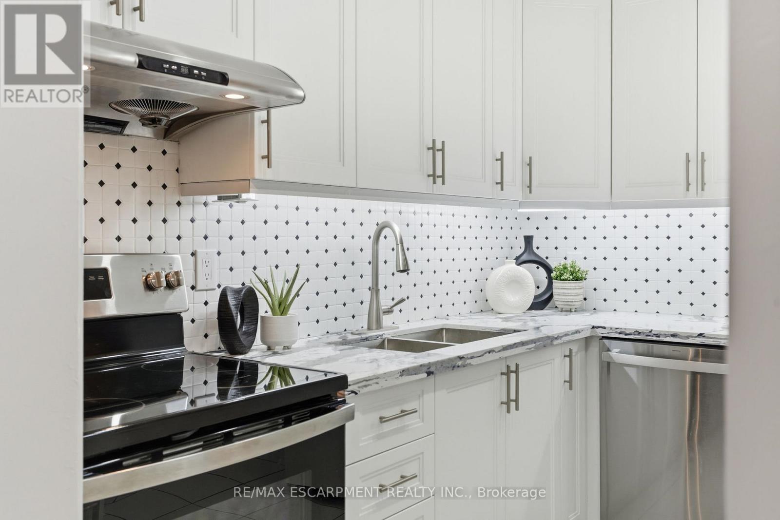 25 - 100 Vineberg Drive, Hamilton, Ontario  L8W 3X4 - Photo 13 - X12539556