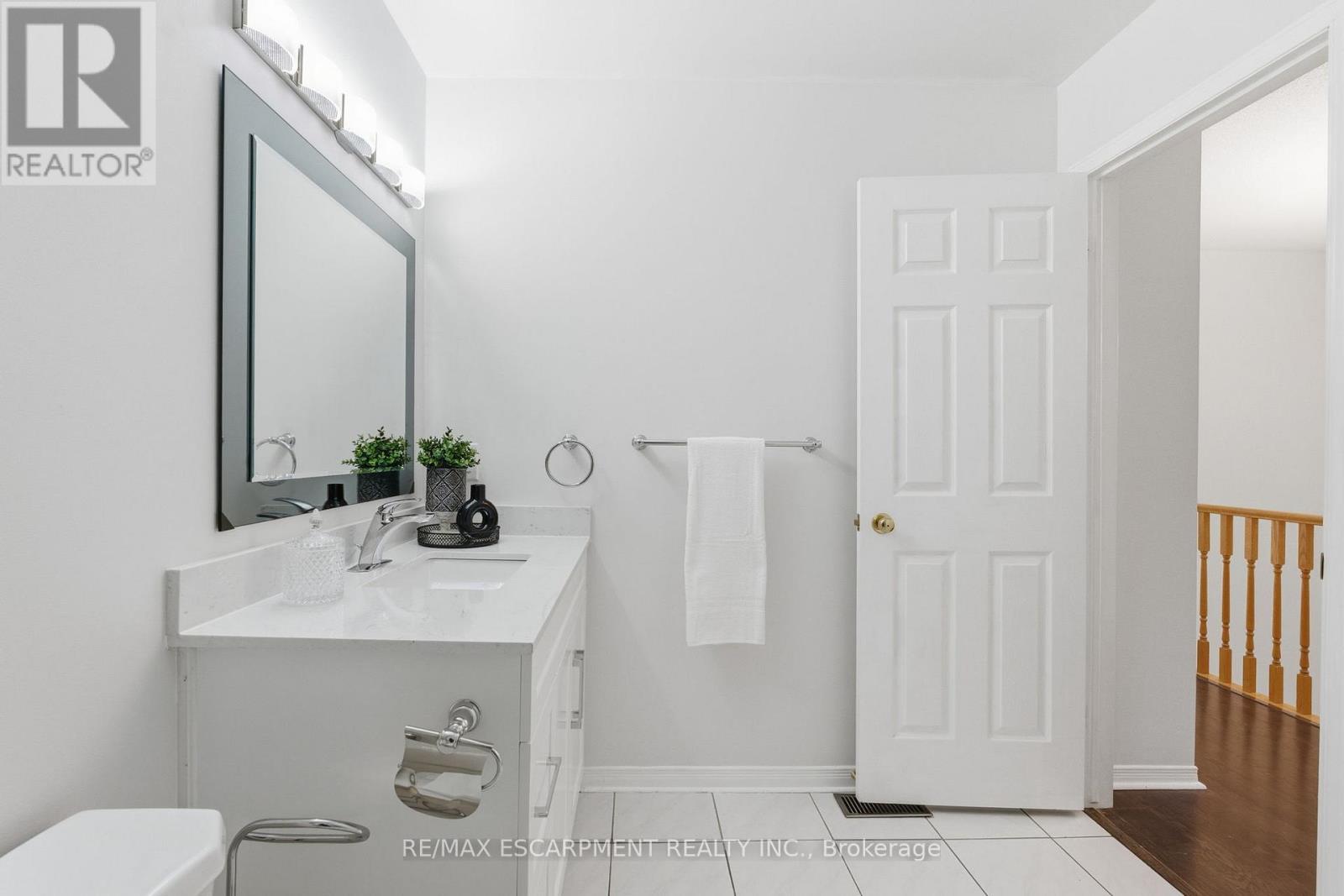 25 - 100 Vineberg Drive, Hamilton, Ontario  L8W 3X4 - Photo 34 - X12539556