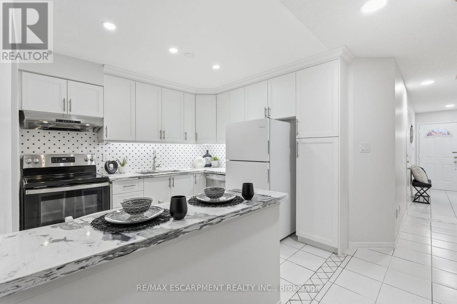 25 - 100 Vineberg Drive, Hamilton, Ontario  L8W 3X4 - Photo 9 - X12539556