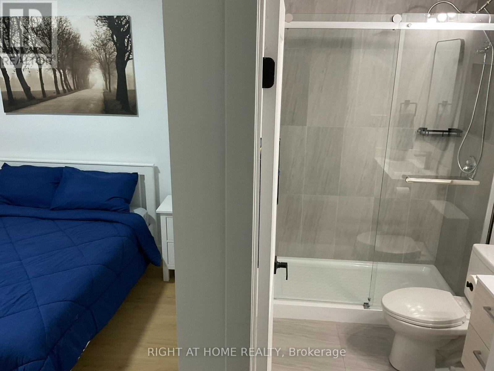 Main Floor - 674 Manning Avenue, Toronto, Ontario  M6G 2W4 - Photo 24 - C12469431