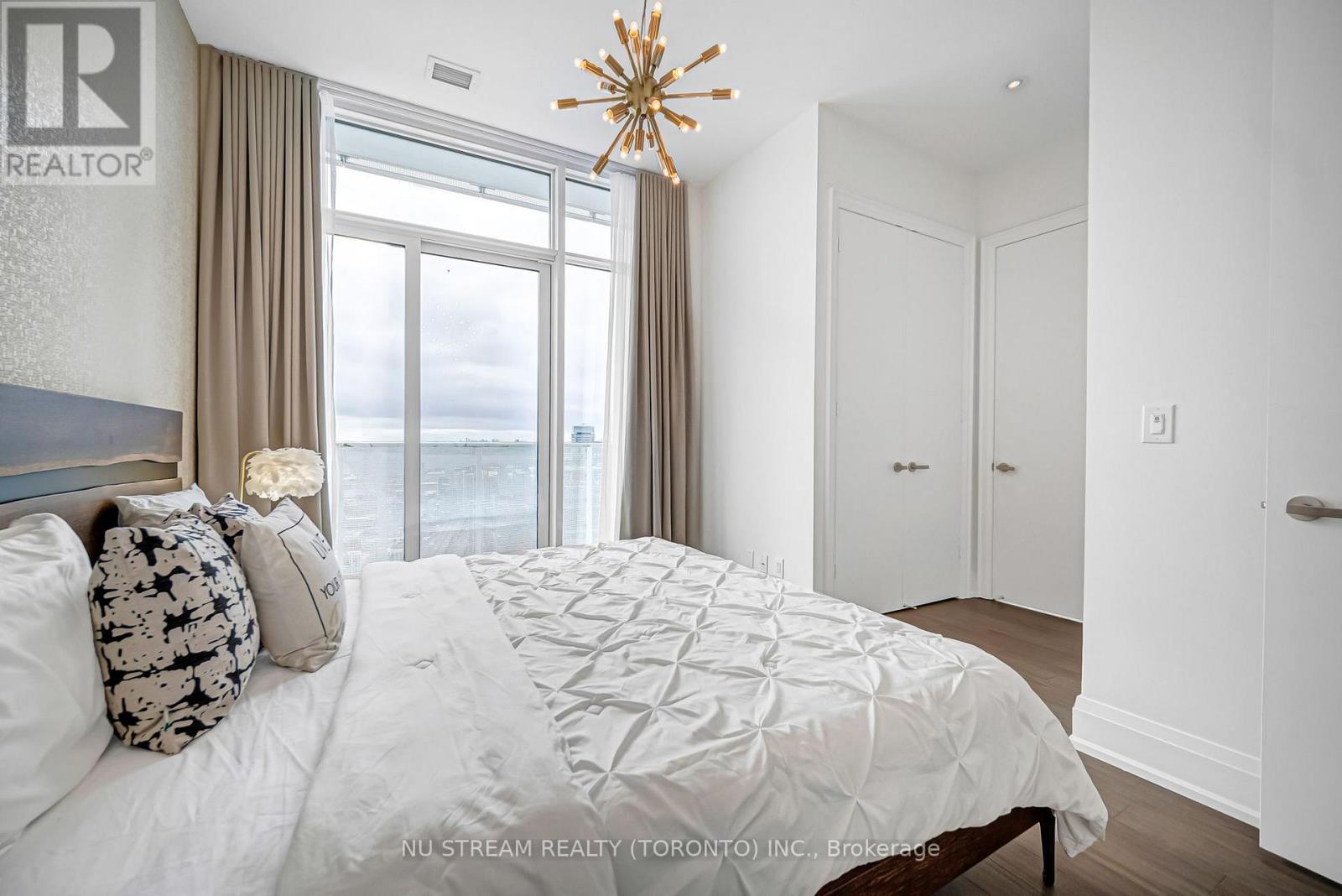 Ph101 - 100 Harbour Street, Toronto, Ontario  M5J 0B5 - Photo 28 - C12526298