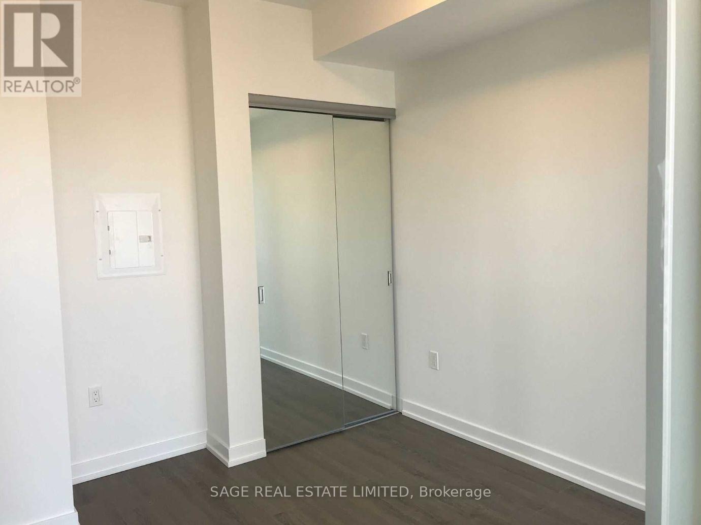 2404 - 1 Yorkville Avenue, Toronto, Ontario  M4W 0B1 - Photo 5 - C12539580