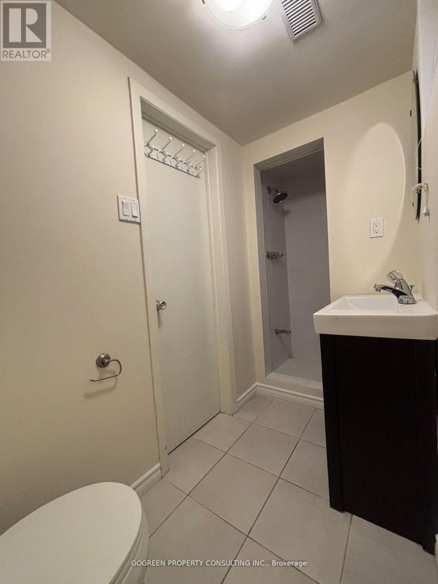 Bsmt - 192 Bedford Park Avenue, Toronto, Ontario  M5M 1J3 - Photo 5 - C12539620