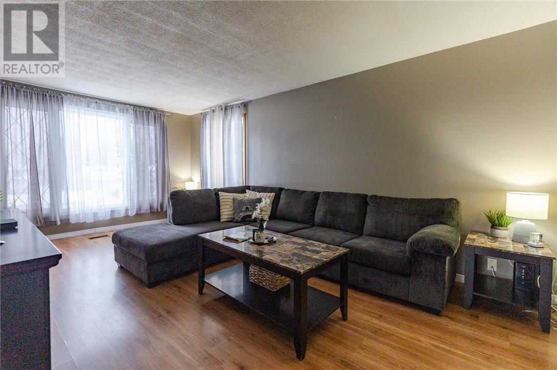 4 Minto Street, Webbwood, Ontario  P0P 2G0 - Photo 9 - 2125584