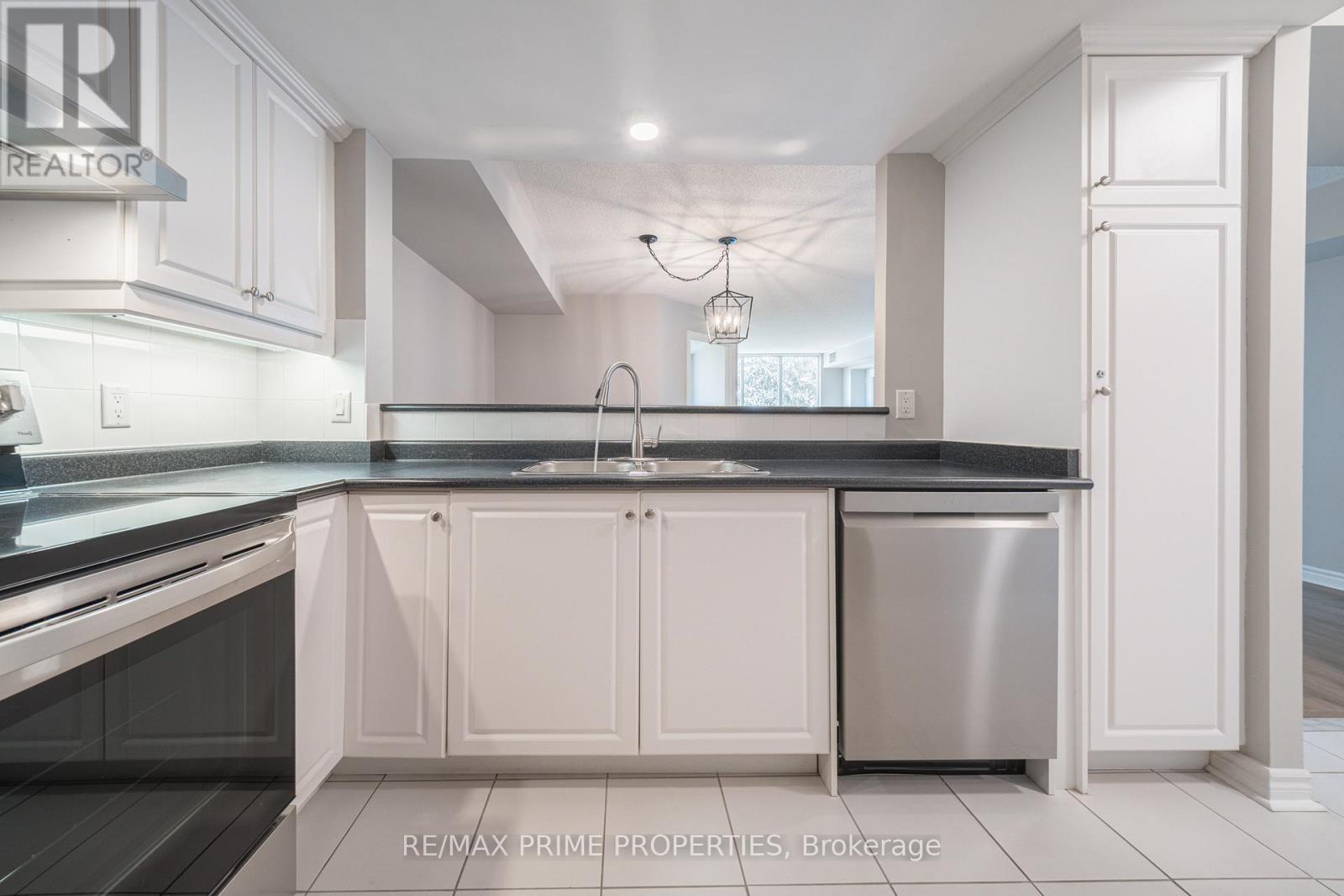 320 - 85 The Boardwalk Way, Markham, Ontario  L6E 1B9 - Photo 11 - N12538956