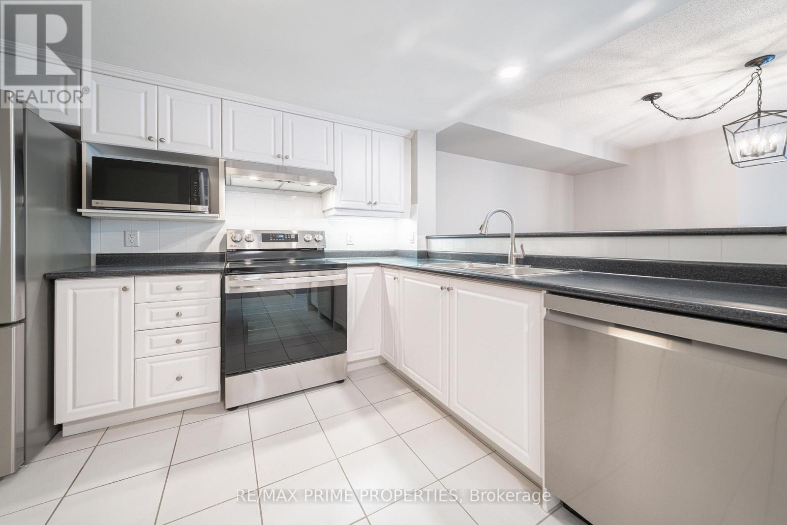 320 - 85 The Boardwalk Way, Markham, Ontario  L6E 1B9 - Photo 10 - N12538956