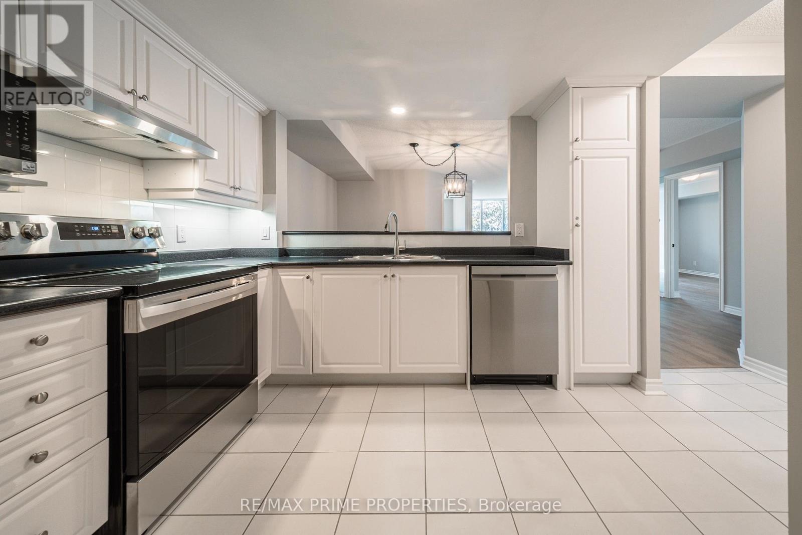 320 - 85 The Boardwalk Way, Markham, Ontario  L6E 1B9 - Photo 8 - N12538956