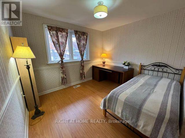 1445 Ryan Place, Mississauga, Ontario  L5C 1J7 - Photo 13 - W12535596