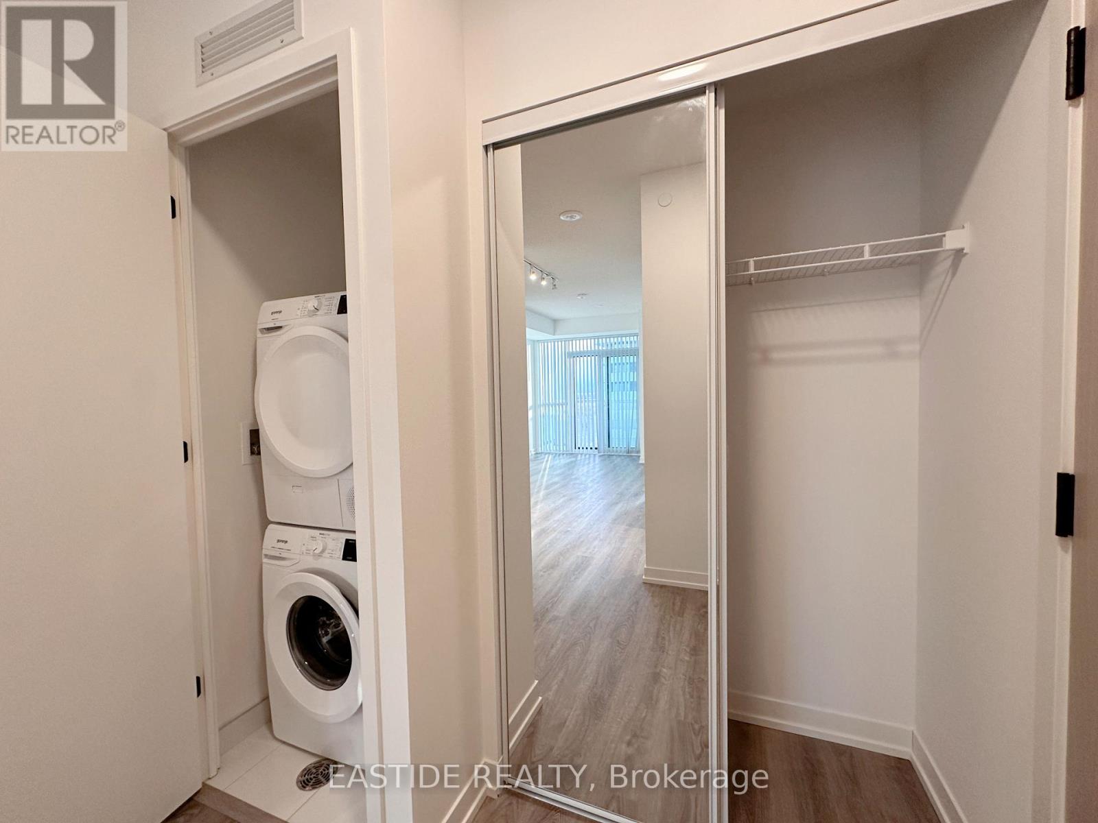 1215 - 8 Interchange Way, Vaughan, Ontario  L4K 5Z7 - Photo 10 - N12539582