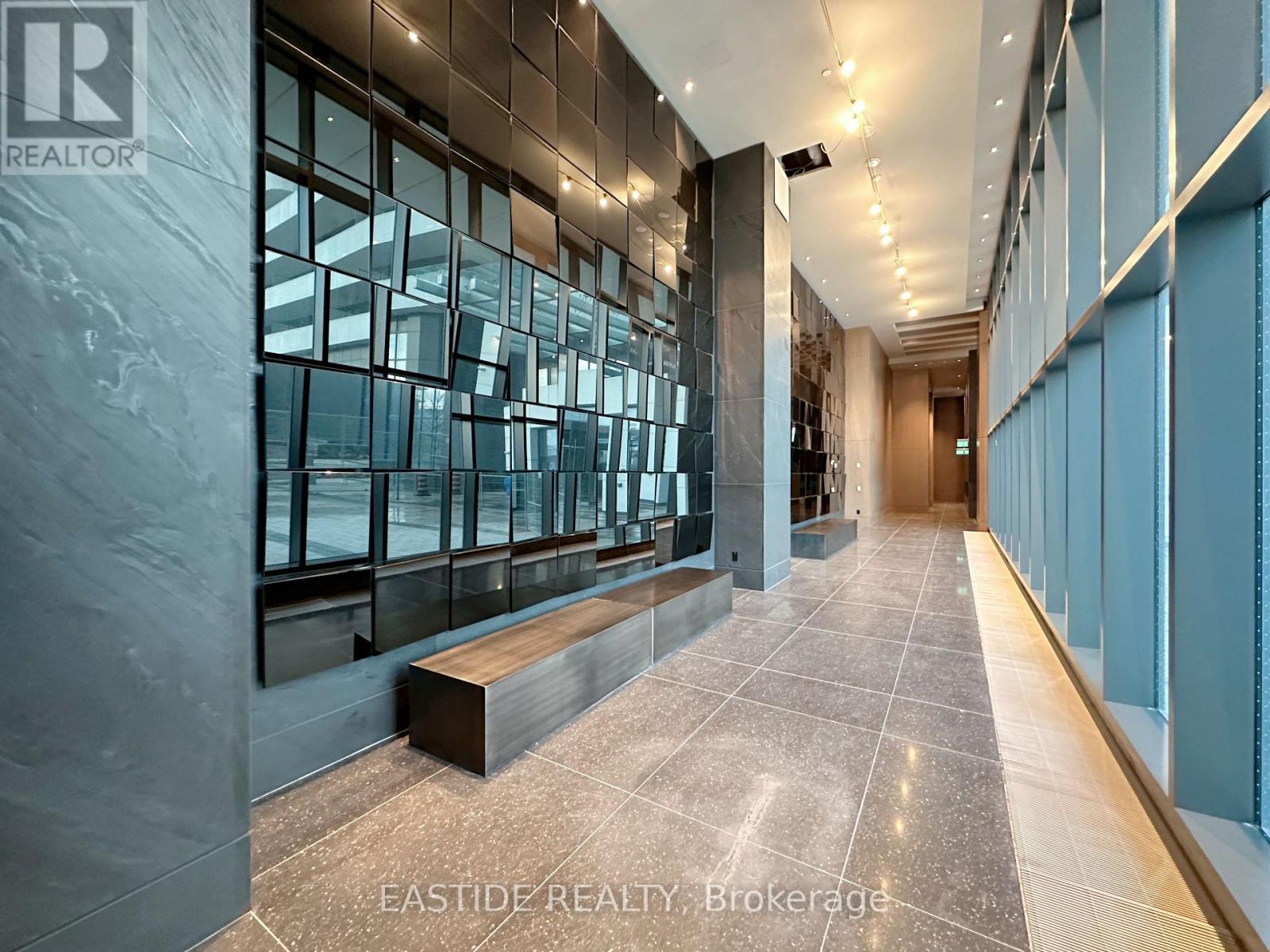 1215 - 8 Interchange Way, Vaughan, Ontario  L4K 5Z7 - Photo 12 - N12539582