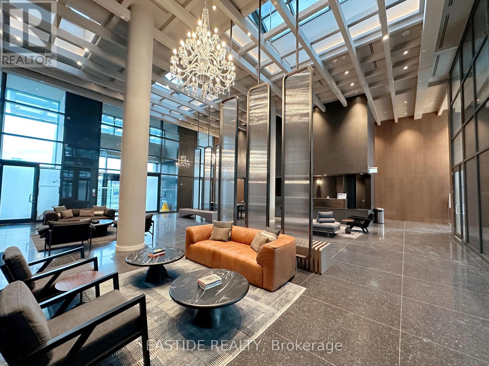 1215 - 8 Interchange Way, Vaughan, Ontario  L4K 5Z7 - Photo 13 - N12539582