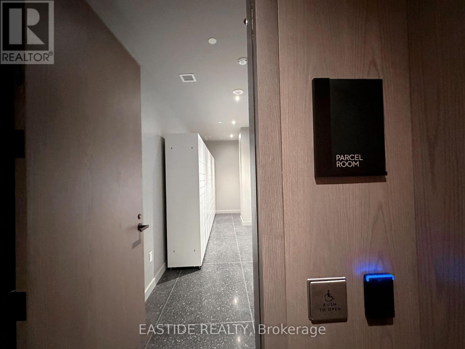 1215 - 8 Interchange Way, Vaughan, Ontario  L4K 5Z7 - Photo 16 - N12539582