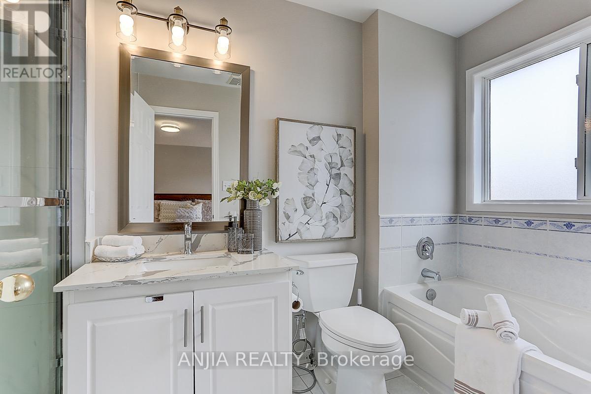 230 Bantry Avenue, Richmond Hill, Ontario  L4B 4T6 - Photo 20 - N12539590