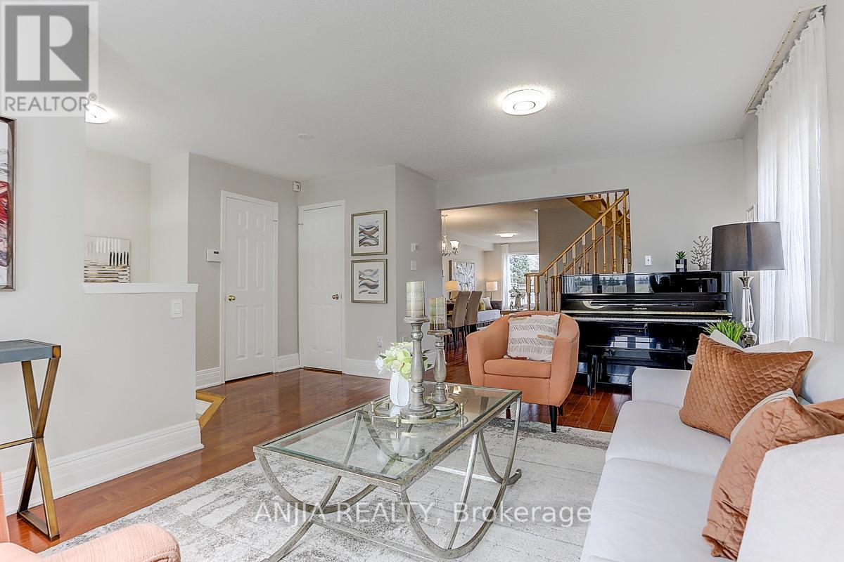 230 Bantry Avenue, Richmond Hill, Ontario  L4B 4T6 - Photo 5 - N12539590