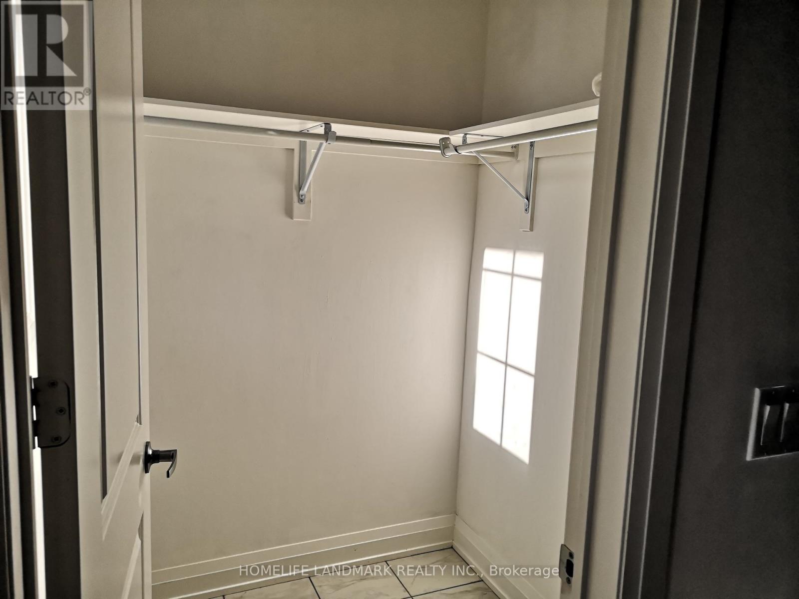 31 Snap Dragon Trail, East Gwillimbury, Ontario  L9N 1G5 - Photo 4 - N12539592