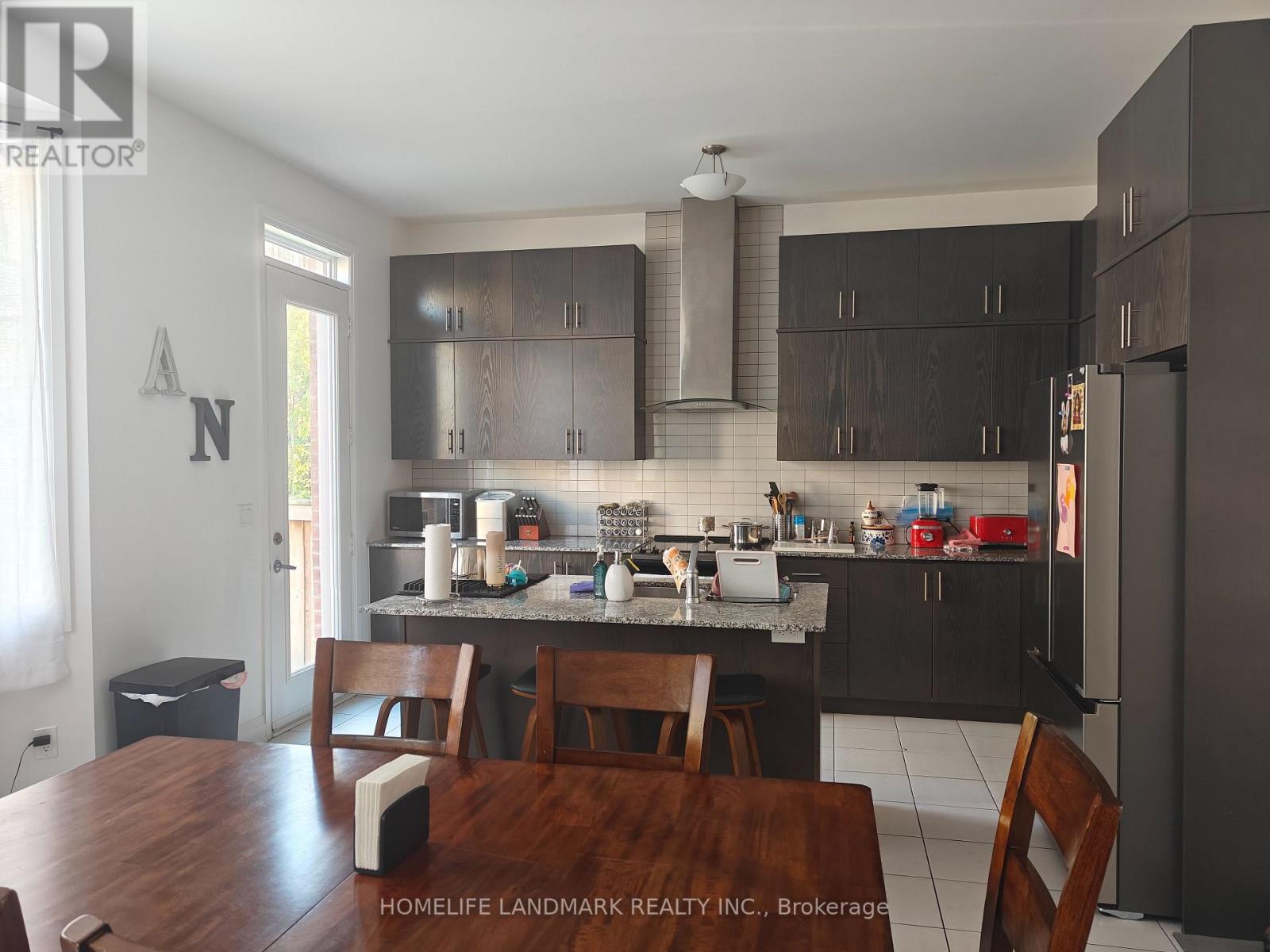 31 Snap Dragon Trail, East Gwillimbury, Ontario  L9N 1G5 - Photo 7 - N12539592