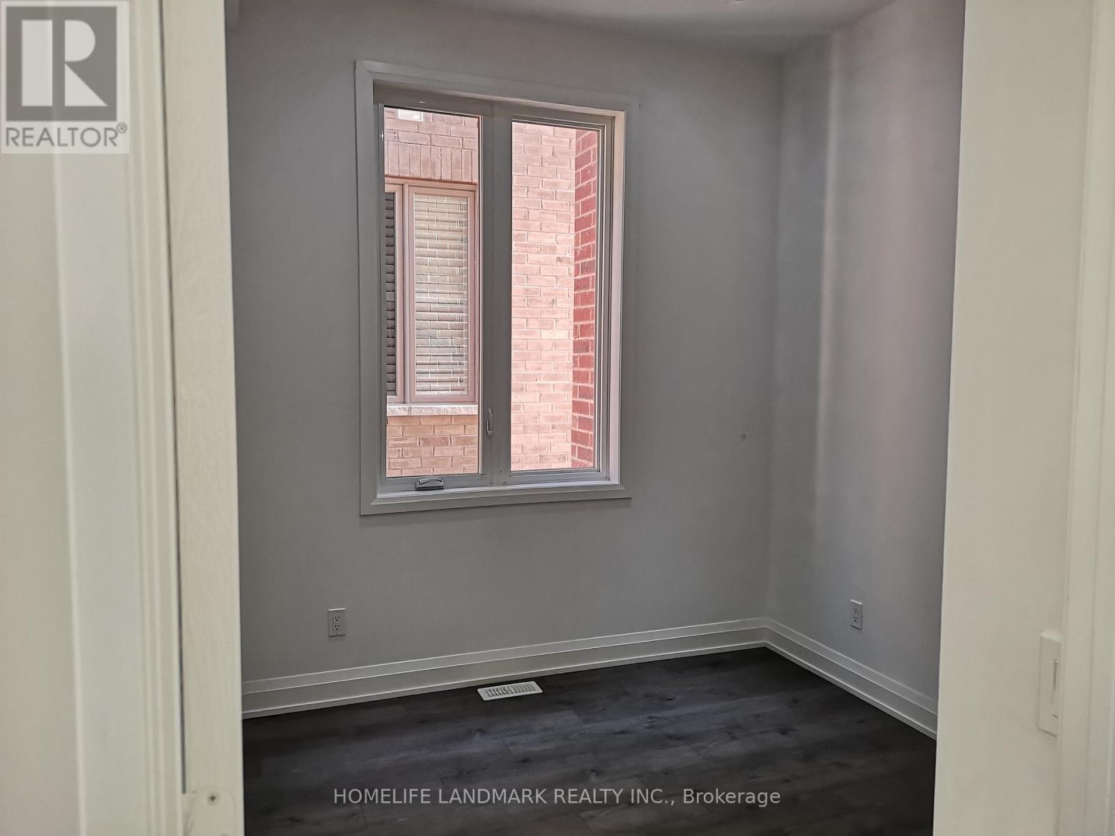 31 Snap Dragon Trail, East Gwillimbury, Ontario  L9N 1G5 - Photo 8 - N12539592