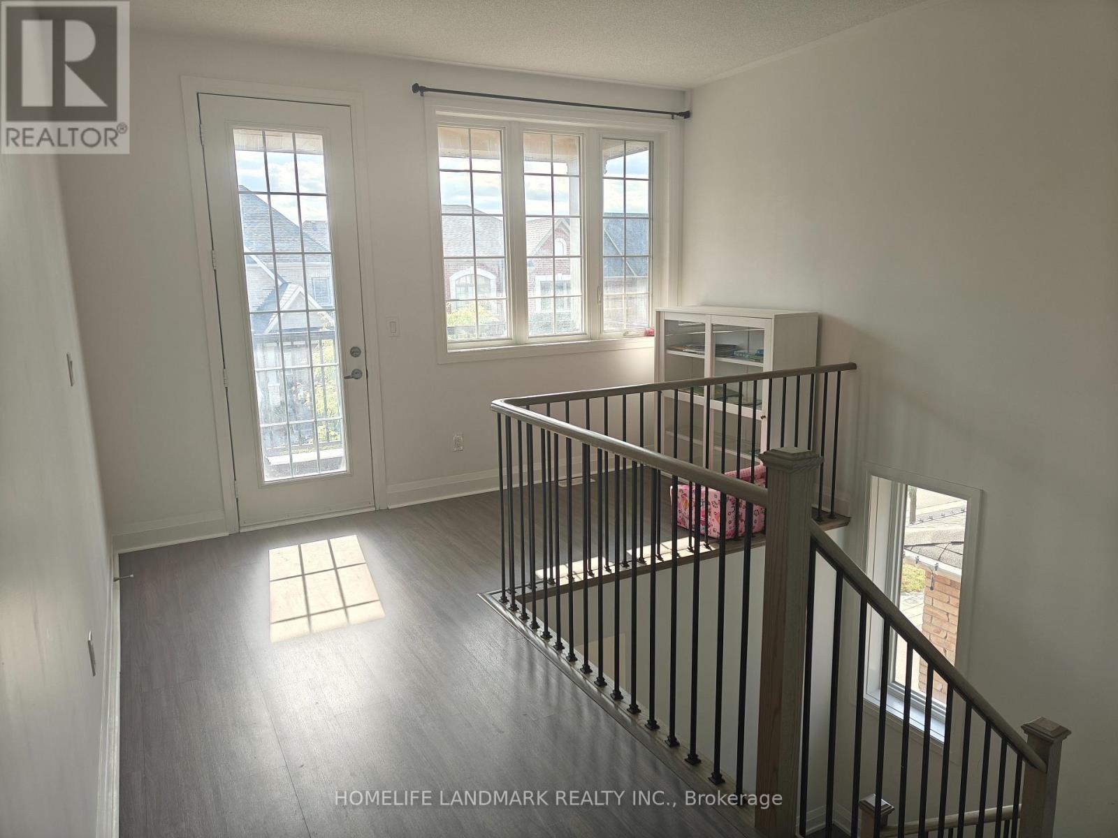 31 Snap Dragon Trail, East Gwillimbury, Ontario  L9N 1G5 - Photo 9 - N12539592