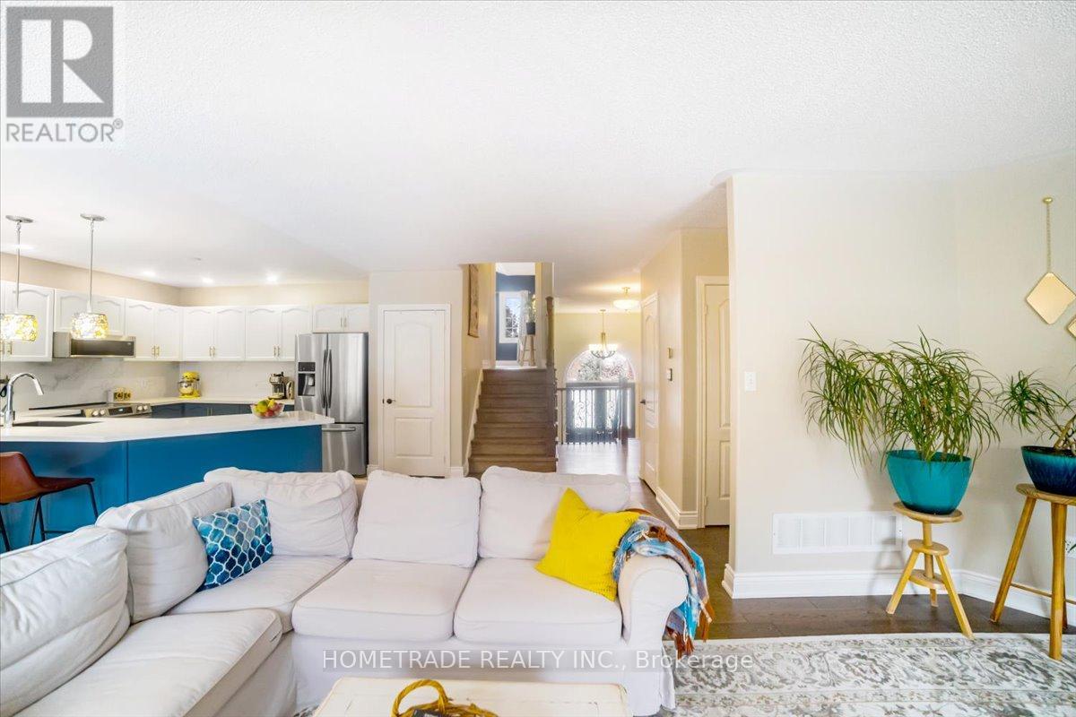 52 Bloxham Place, Barrie, Ontario  L4N 9K2 - Photo 4 - S12539596