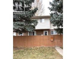 33, 1915 18 Avenue N Winston Churchill