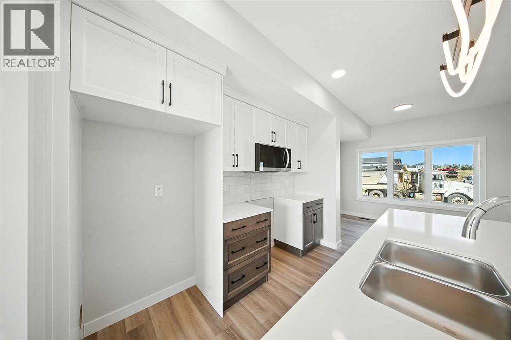 15 Gray Close, Sylvan Lake, Alberta  T4S 0W4 - Photo 7 - A2252444