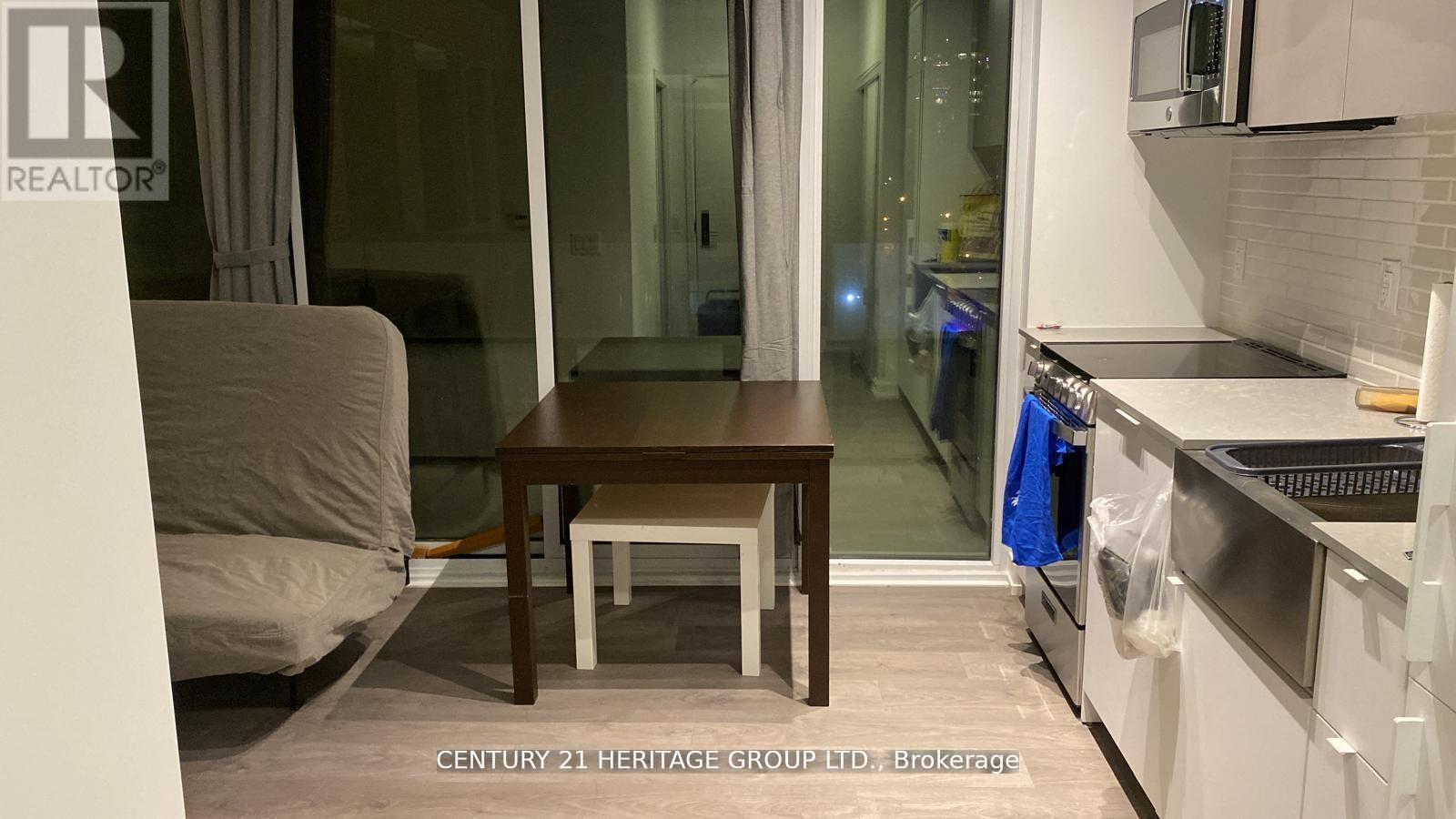 402 - 270 Dufferin Street, Toronto, Ontario  M6K 0H8 - Photo 6 - W12539576