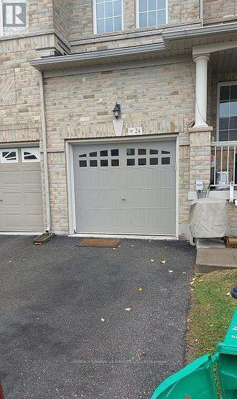 24 Hatton Court, Brampton, Ontario  L6Y 5T6 - Photo 2 - W12539612