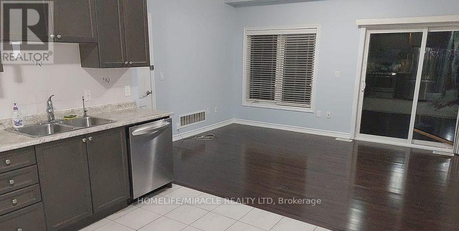 24 Hatton Court, Brampton, Ontario  L6Y 5T6 - Photo 6 - W12539612