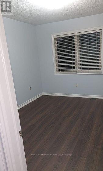 24 Hatton Court, Brampton, Ontario  L6Y 5T6 - Photo 9 - W12539612